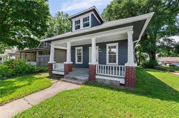 1107 N 13th ST, Leavenworth, KS 66048