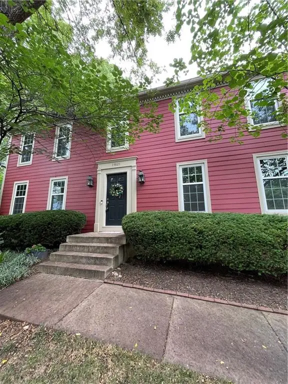 15821 Meadow LN, Overland Park, KS 66224