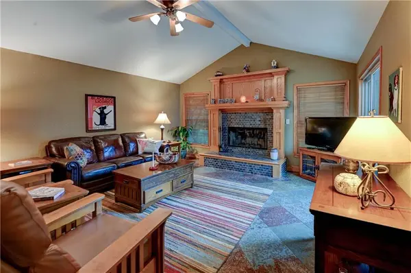 4644 Blue Ridge BLVD, Kansas City, MO 64133