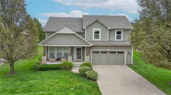 7133 Aminda DR, Shawnee, KS 66227