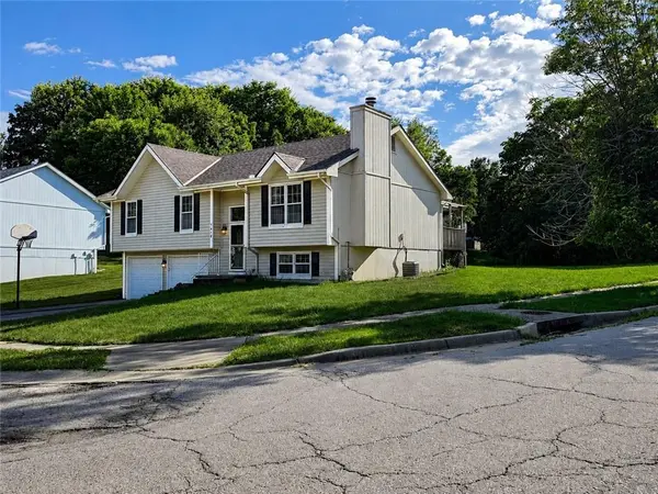 7818 N Amoret AVE, Kansas City, MO 64151