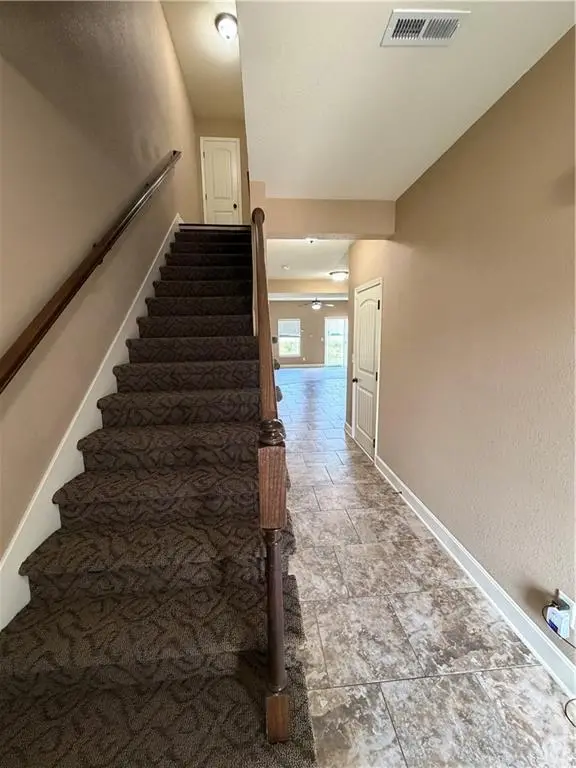 3837 NW 94th ST, Kansas City, MO 64154