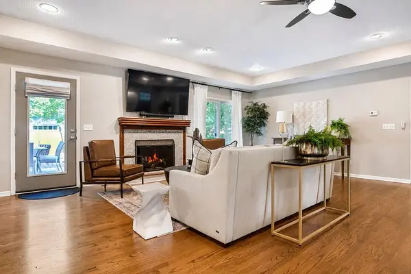 11001 Glen Arbor RD, Kansas City, MO 64114
