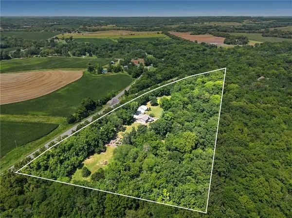 24451 Chieftain RD, Lawrence, KS 66044