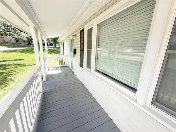 616 NE 67th TER, Gladstone, MO 64118