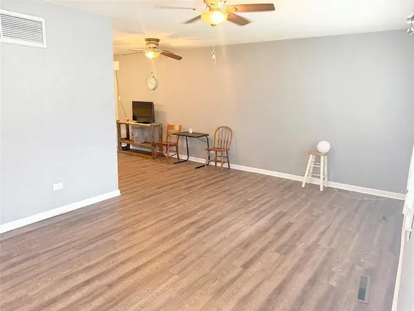 616 NE 67th TER, Gladstone, MO 64118