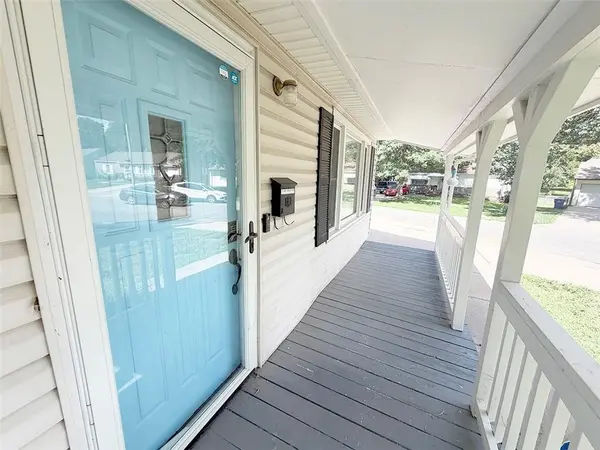 616 NE 67th TER, Gladstone, MO 64118