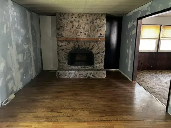 1204 Wornall RD, Excelsior Springs, MO 64024