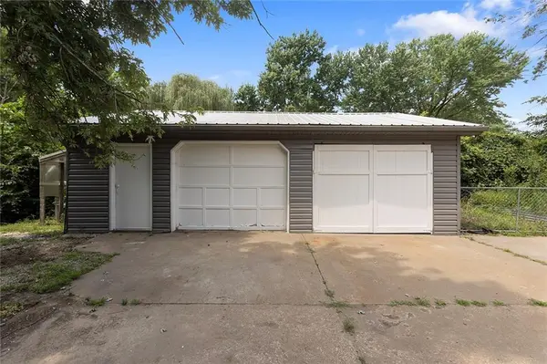 913 Roncelli RD, Lexington, MO 64067