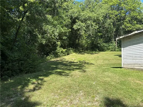 7035 Holliday DR, Kansas City, KS 66106
