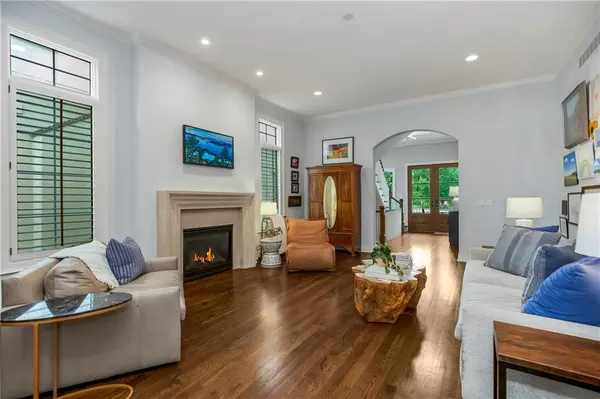 5207 Meadowbrook Pkwy, Prairie Village, KS 66207
