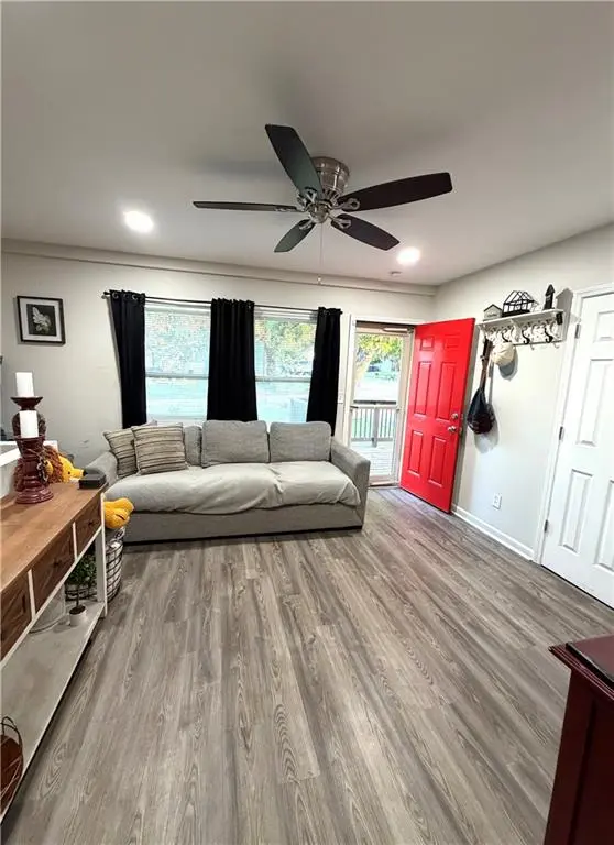 224 W 82nd ST, Kansas City, MO 64114