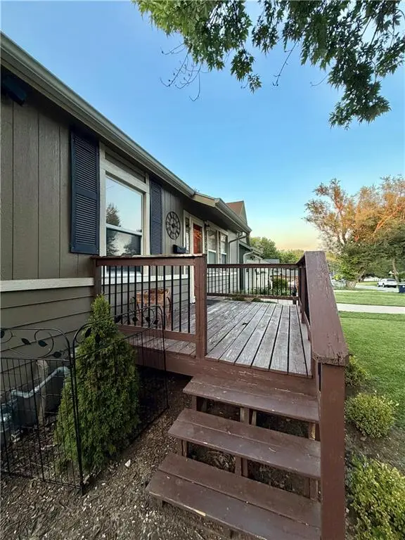 224 W 82nd ST, Kansas City, MO 64114