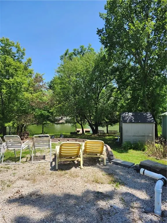 10 Deepwoods DR, Linn Valley, KS 66040