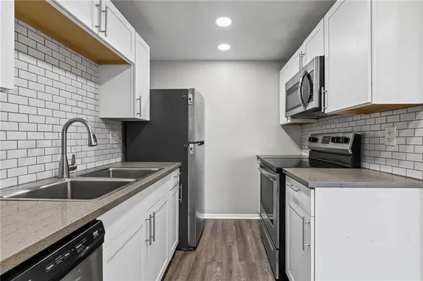 1713 N Whitney RD, Independence, MO 64058