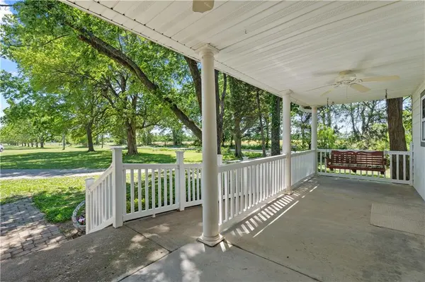 3800 120th RD, Thayer, KS 66776