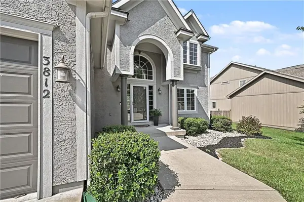 3812 NE 94th TER, Kansas City, MO 64156