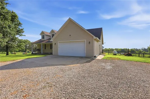 14711 NE State Route E HWY, Adrian, MO 64720