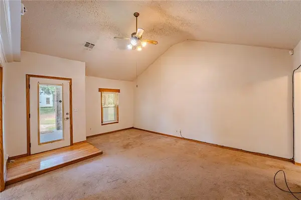 323 S Holbrook ST, Fort Scott, KS 66701