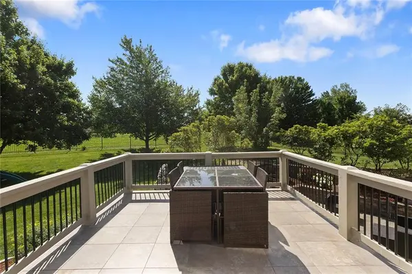 10313 N FISK AVE, Kansas City, MO 64154