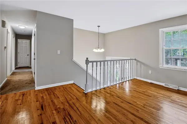 15 Circle DR, Warrensburg, MO 64093