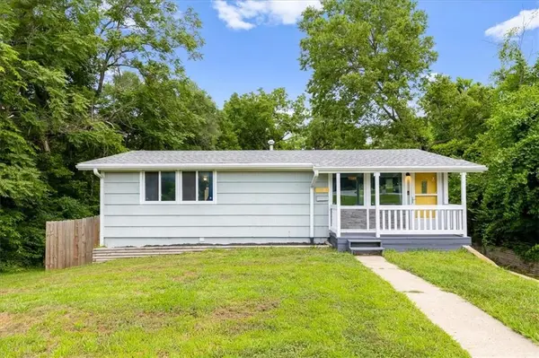 708 W Nickell AVE, Independence, MO 64050