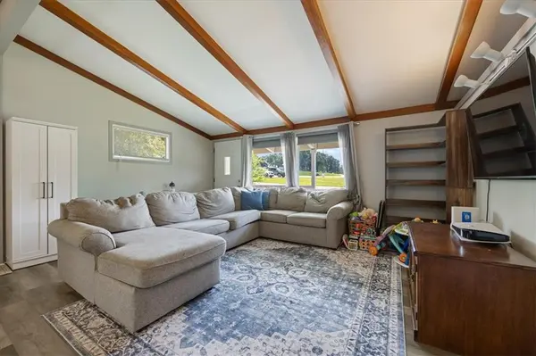 708 W Nickell AVE, Independence, MO 64050