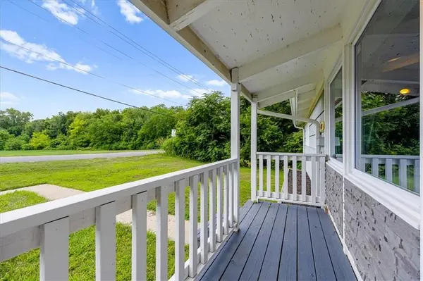 708 W Nickell AVE, Independence, MO 64050