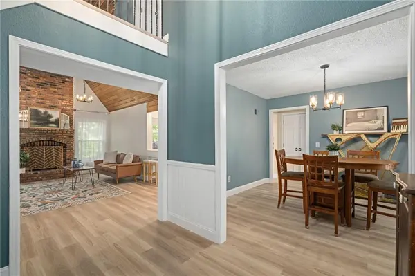 13924 S Tomahawk DR, Olathe, KS 66062