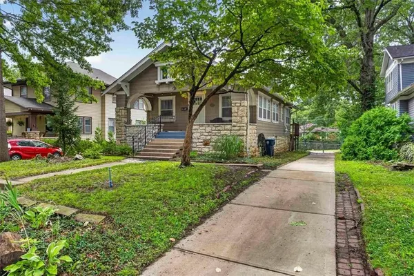 5717 Holmes ST, Kansas City, MO 64110