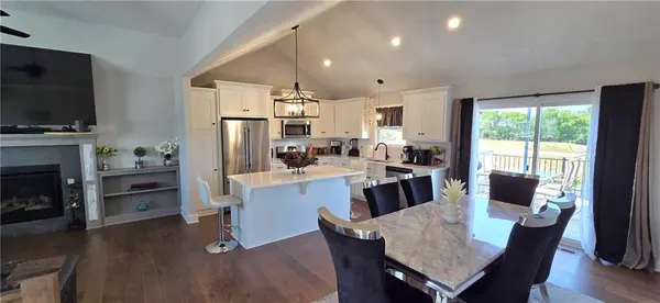 1000 NW 4th ST, Oak Grove, MO 64075