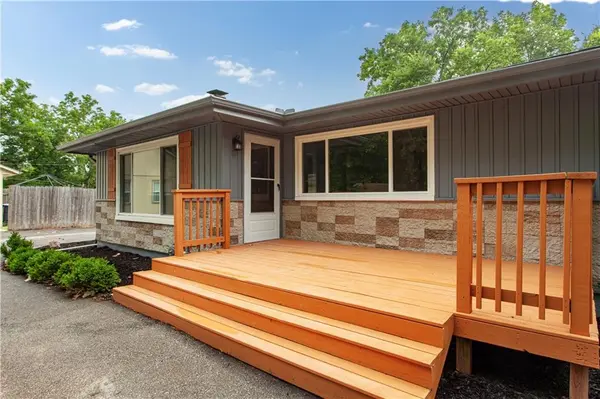 4157 N Cleveland AVE, Kansas City, MO 64117