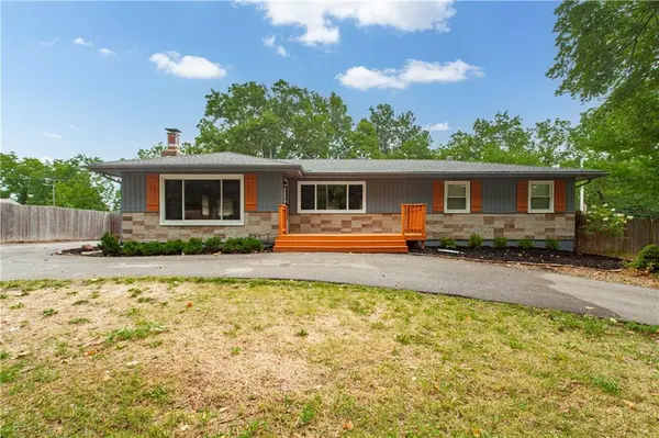 4157 N Cleveland AVE, Kansas City, MO 64117