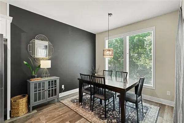 2412 NW Peekaboo CT, Blue Springs, MO 64015