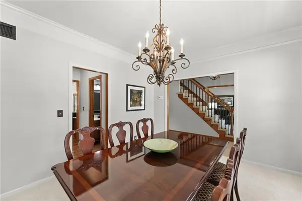 13016 Sherwood DR, Leawood, KS 66209