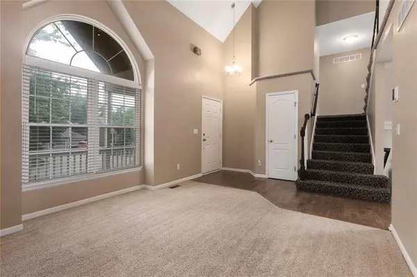 8000 NE 112th ST, Kansas City, MO 64157