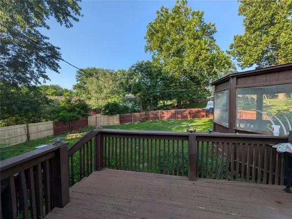10709 Beacon AVE, Kansas City, MO 64124