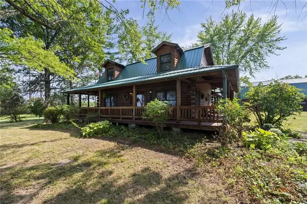 27817 S State Route 7 HWY, Harrisonville, MO 64701