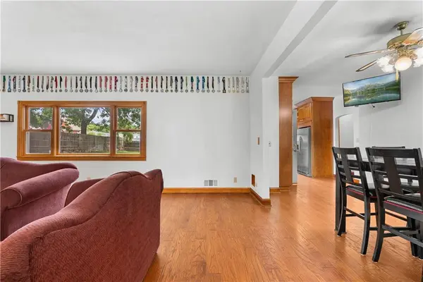 11219 Evans ST, Sugar Creek, MO 64054