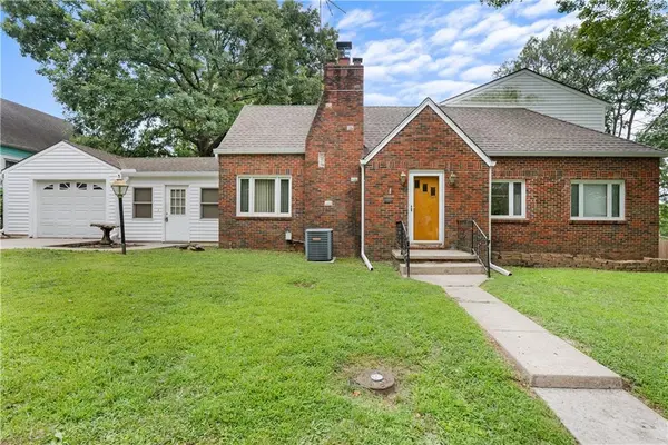 11219 Evans ST, Sugar Creek, MO 64054