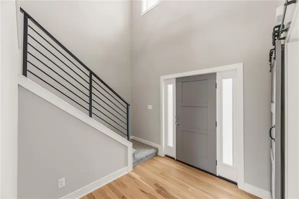 820 SE Partridge LN, Blue Springs, MO 64014