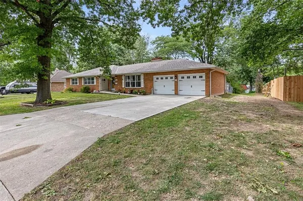 602 Pierson ST, Excelsior Springs, MO 64024