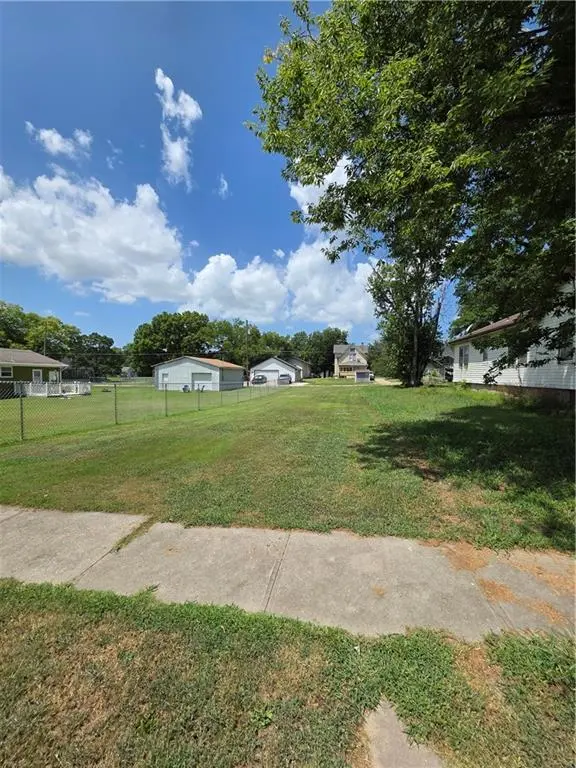409 S 9th ST, Independence, KS 67301