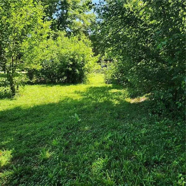 200 W 5th ST, Henrietta, MO 64036