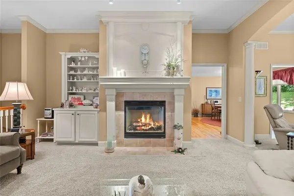 3355 S Wood AVE, Independence, MO 64057