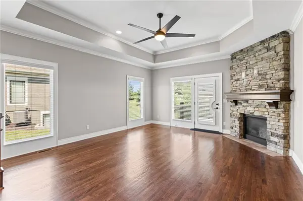 11551 S Waterford DR, Olathe, KS 66061