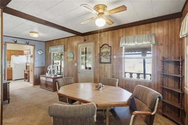 Rosey LN, Edwards, MO 65326