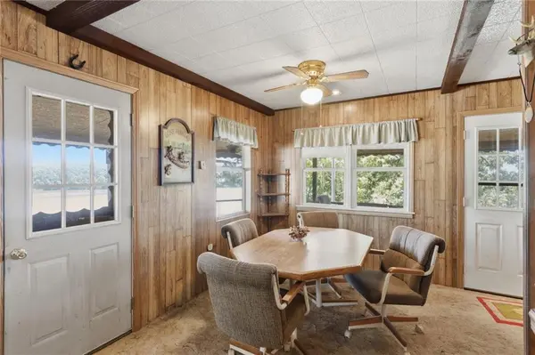 Rosey LN, Edwards, MO 65326