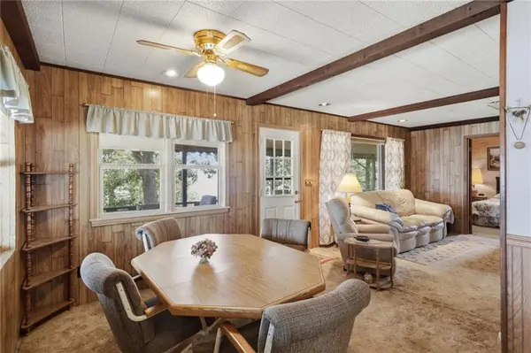 Rosey LN, Edwards, MO 65326