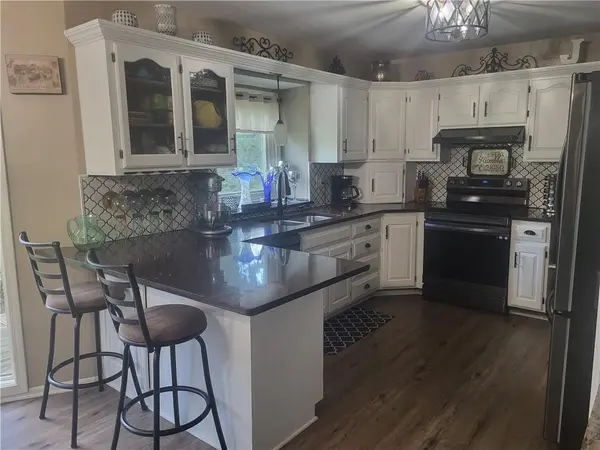 822 SW Lighthouse PT, Lee's Summit, MO 64082